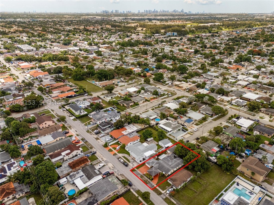 House in Hialeah, Florida, United States 4 - 18356820