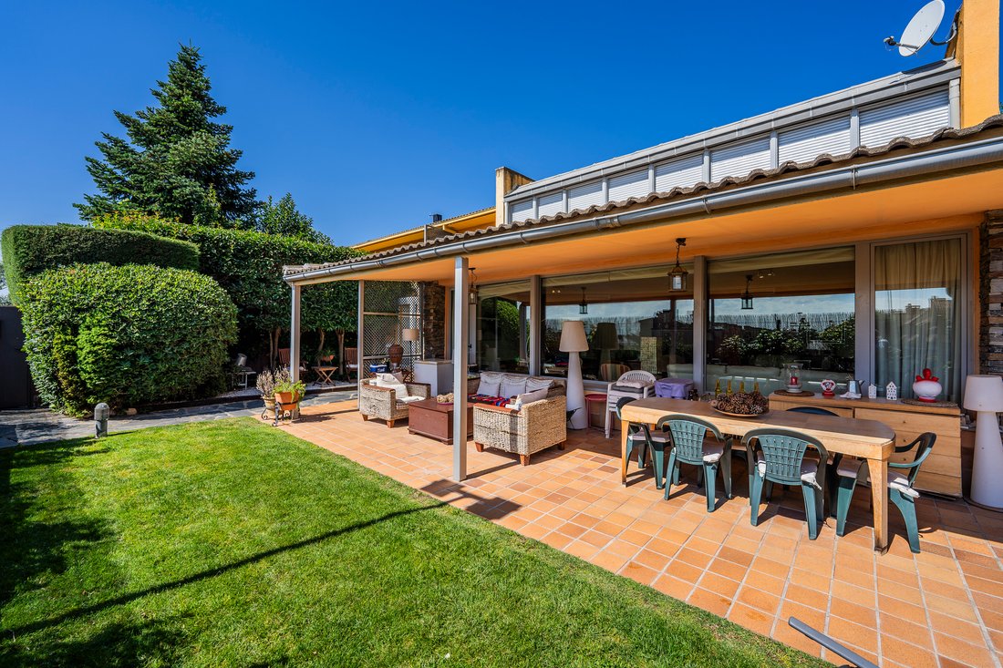 Chalet in La Moraleja, Alcobendas, Comunidad de Madrid 1 - 18357084