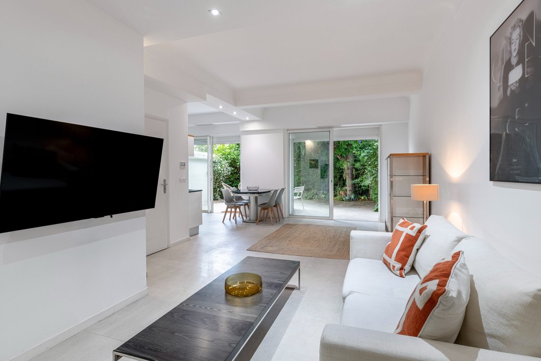 Apartment in Saint Nicolas, Cannes, France 5 - 18359108