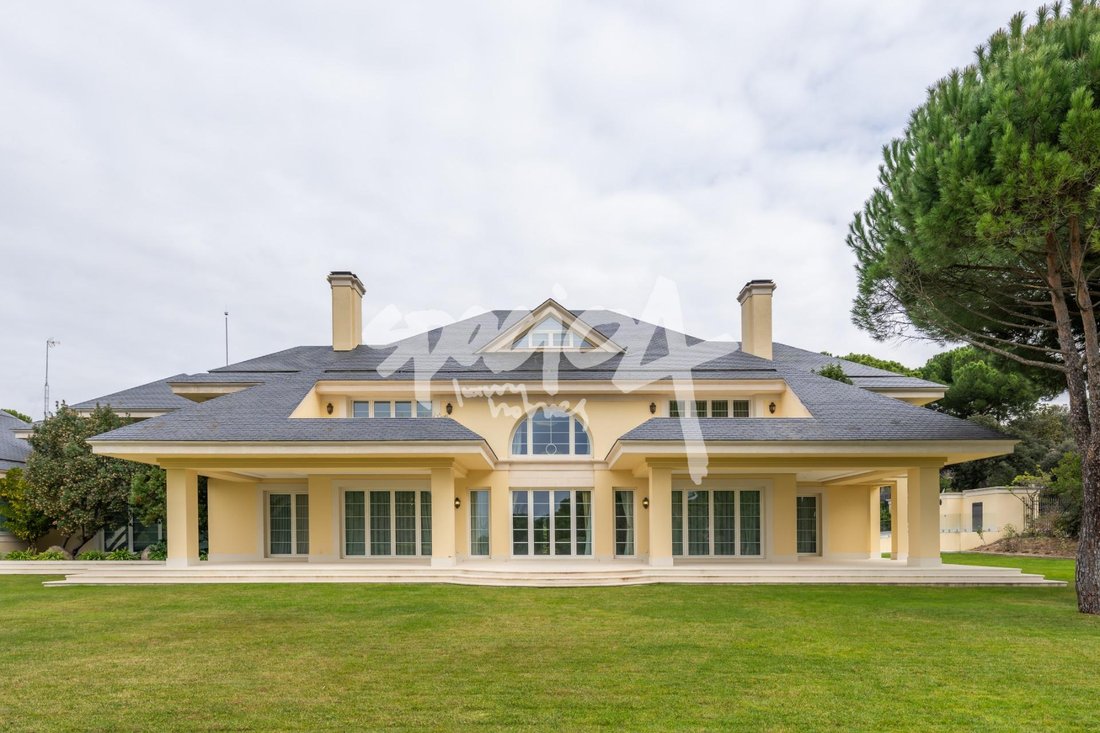 Villa in Pozuelo de Alarcon, Comunidad de Madrid, Spain 3 - 18358076