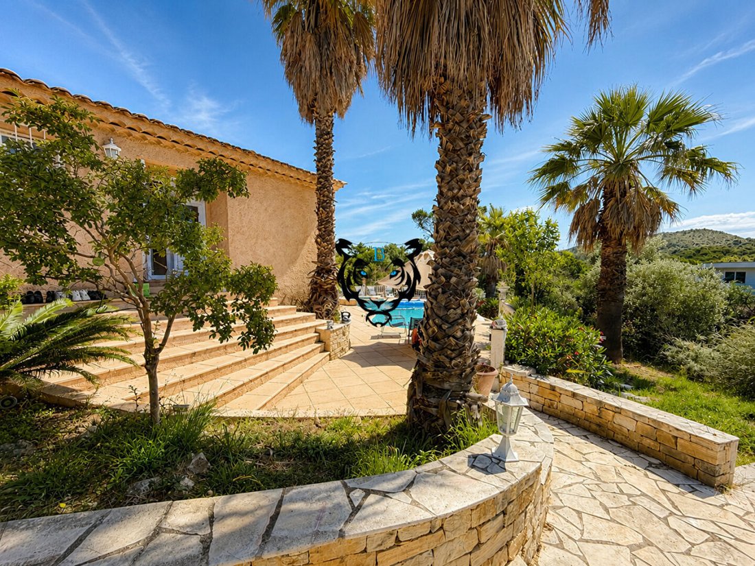 House in Le Dramont-Agay-Anthéor-Le Trayas, Saint-Raphaël, France 2 - 18358807