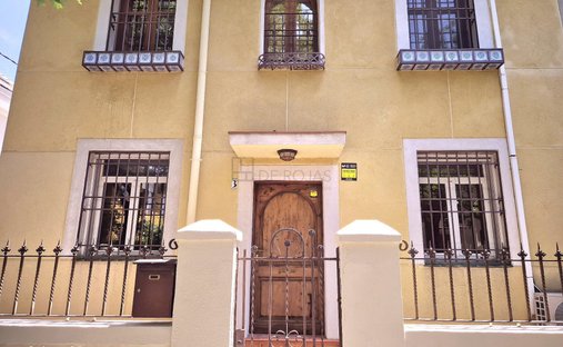 Chalet in Barrio Salamanca, Madrid, Spain 1