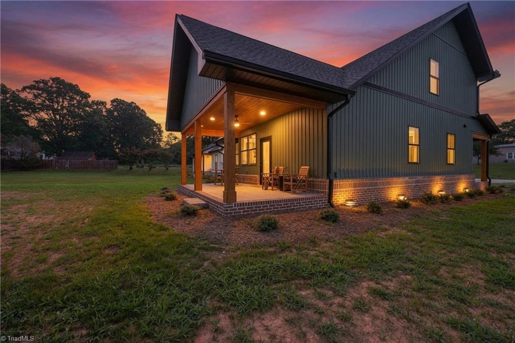 House in Township of Taylorsville, North Carolina, United States 5 - 18357168