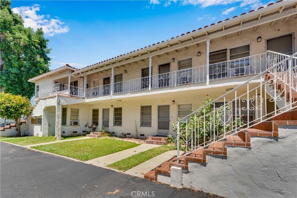 Alhambra, California, United States 3 - 18359368