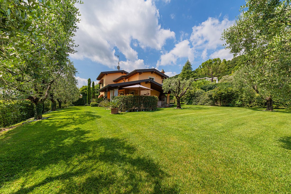 Villa in Maguzzano, Lonato del Garda, Lombardy 1 - 18304613