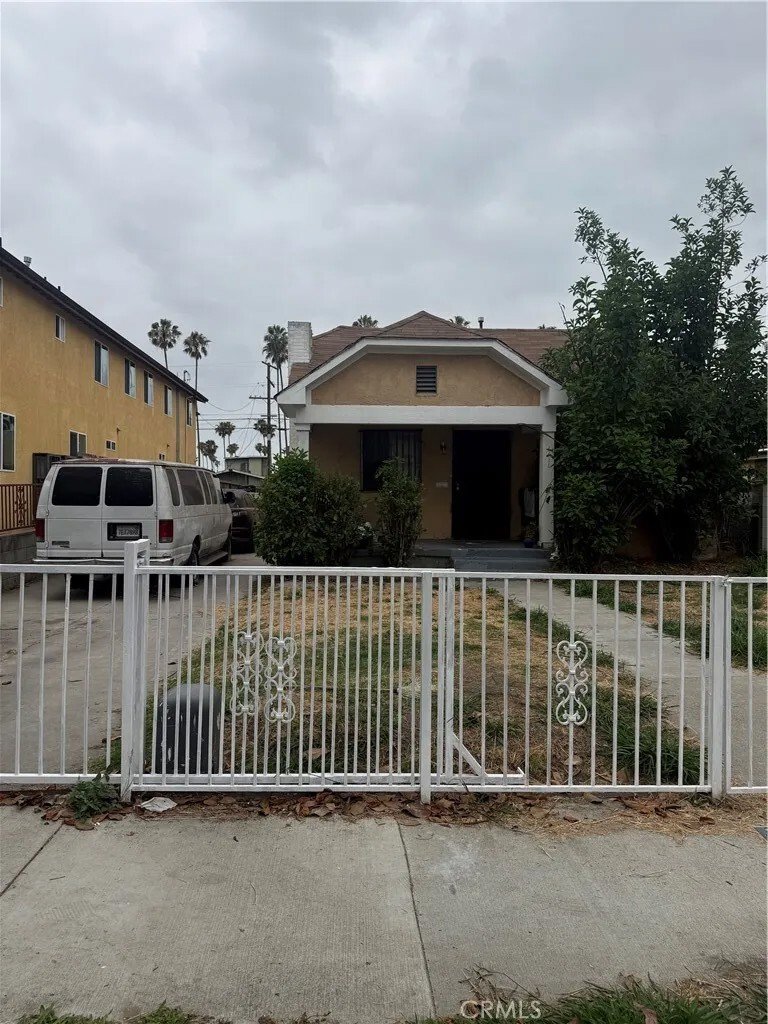 Los Angeles, California, United States 5 - 18356948