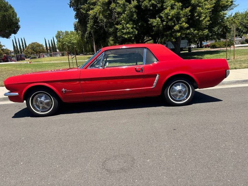 Coupe in Glendale, United States 4 - 18358681