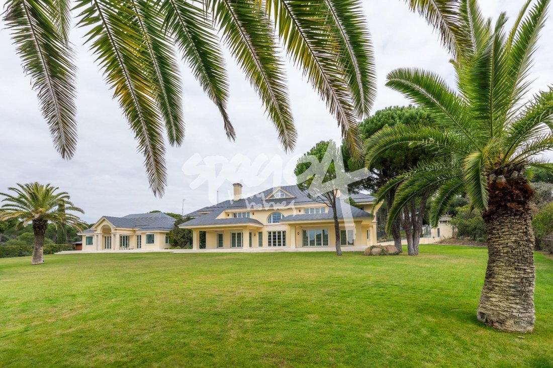 Villa in Pozuelo de Alarcon, Comunidad de Madrid, Spain 2 - 18358076