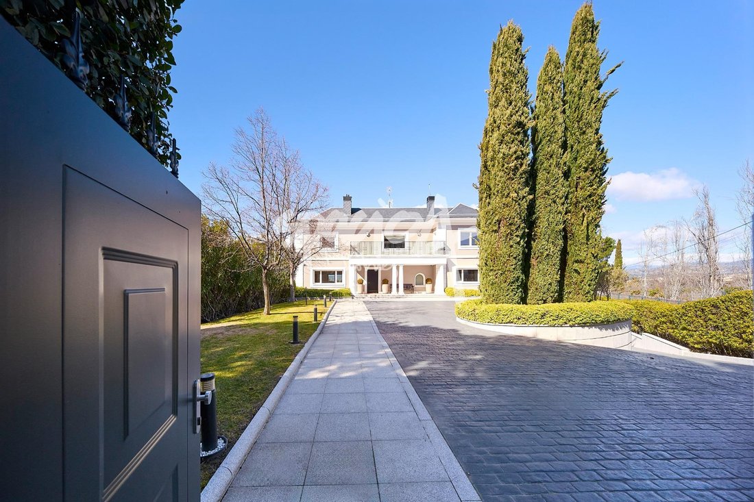 Villa in Las Rozas de Madrid, Comunidad de Madrid, Spain 4 - 18358116