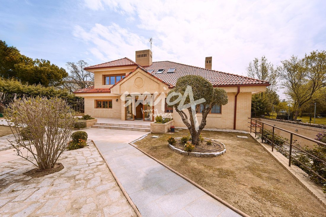 Chalet in El Escorial, Comunidad de Madrid, Spain 2 - 18357715