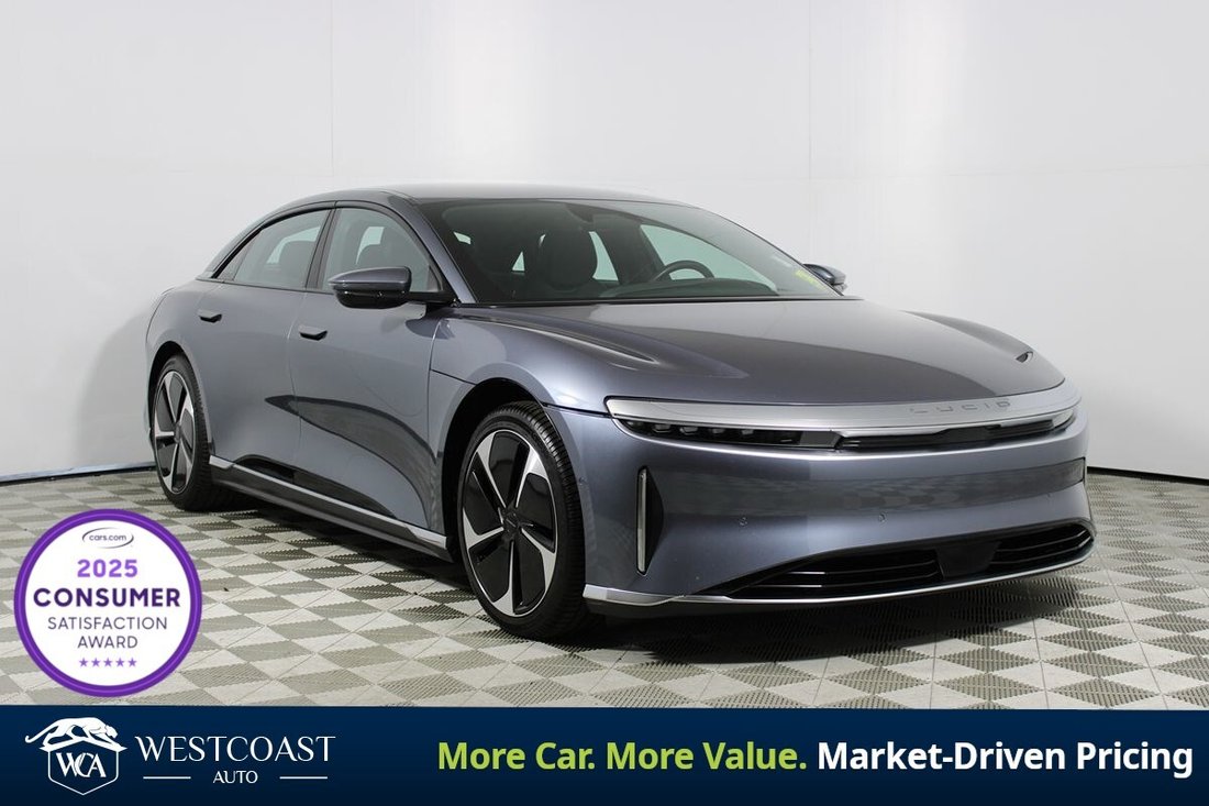 Sedan in Montclair, CA, United States 1 - 18118215