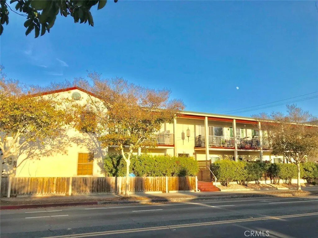 Santa Monica, California, United States 3 - 18356953