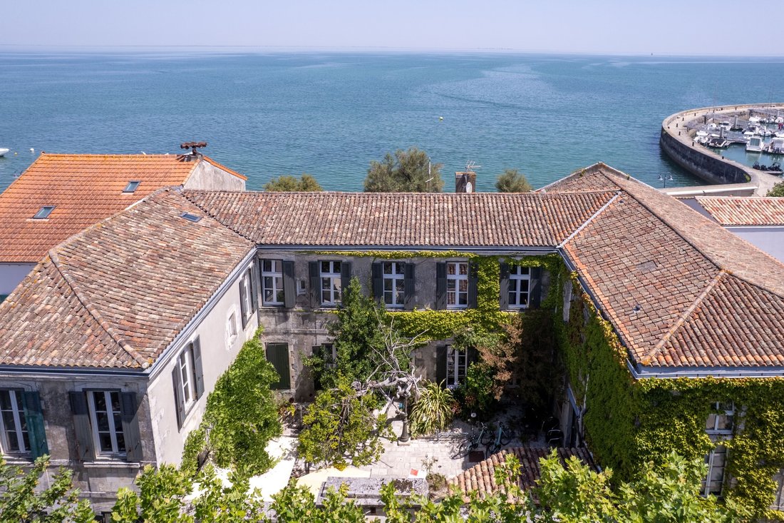 Condo in La Flotte, Nouvelle-Aquitaine, France 1 - 18359061