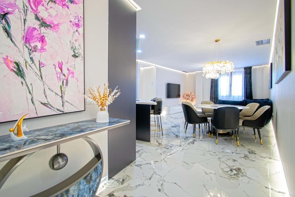 Apartment in Casco Antiguo, Seville, Spain 2 - 18313097