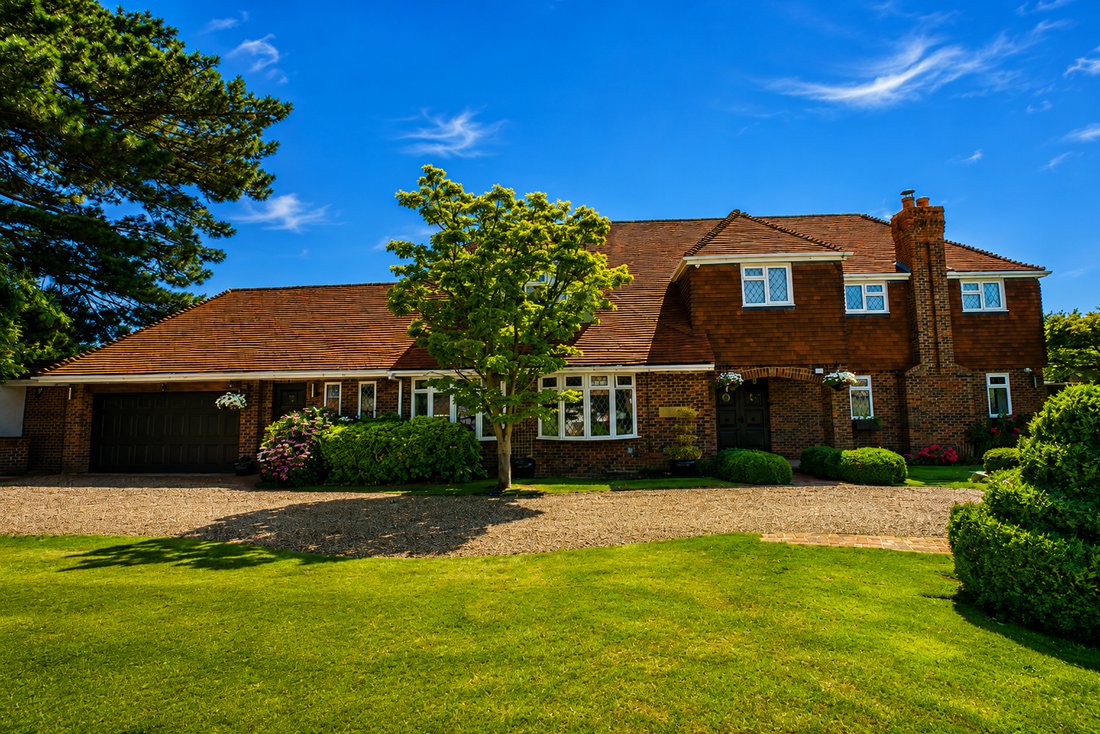 House in Emerson Park, Romford, England 4 - 14357976