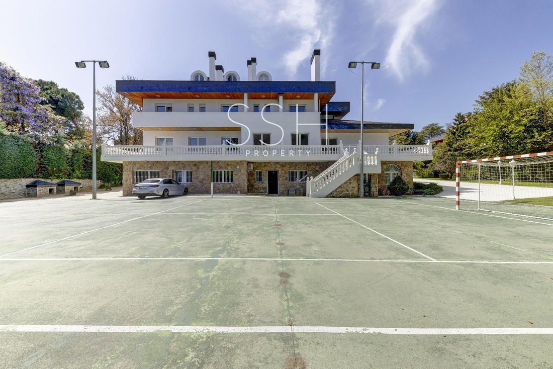 Chalet à Pozuelo de Alarcón, Communauté de Madrid, Espagne 4 - 18357291
