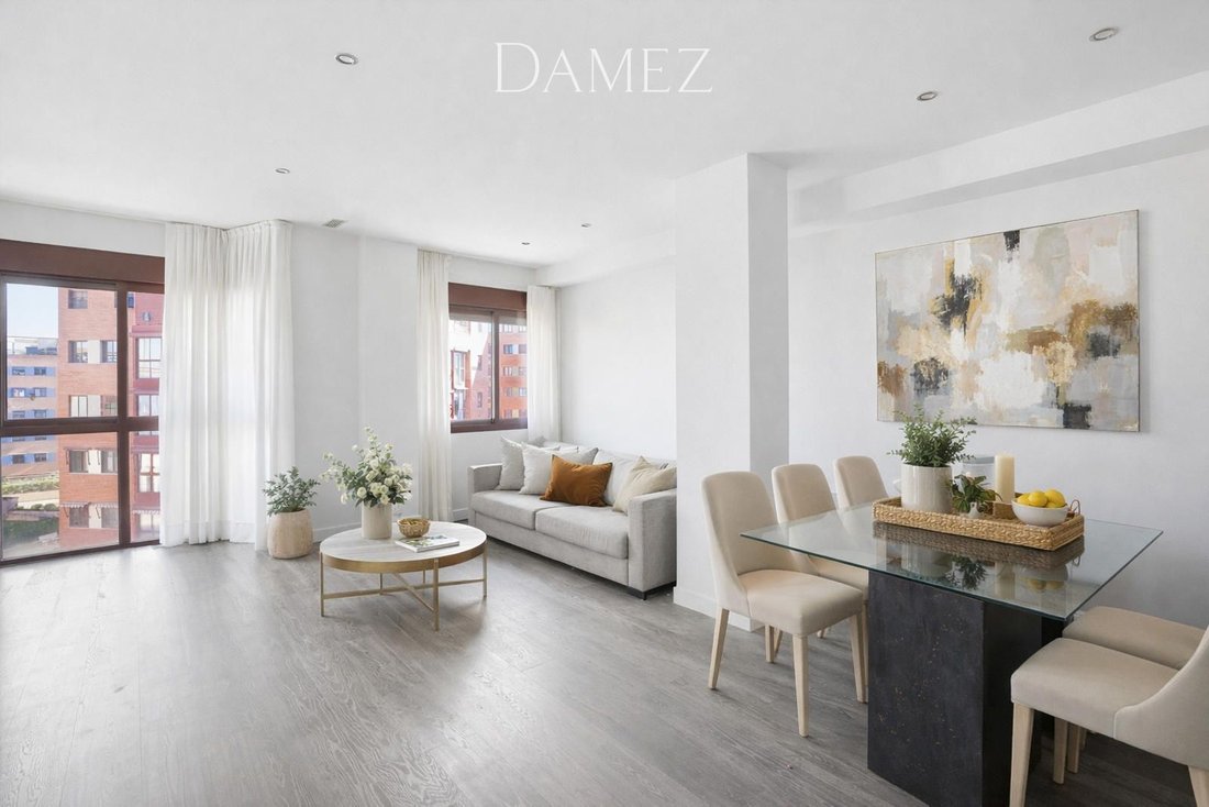 Appartamento a Ciudad Lineal, Madrid, Spagna 1 - 18357899