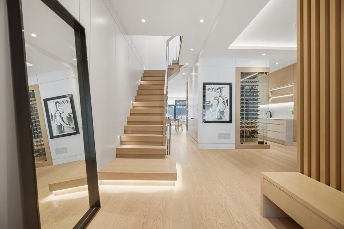 House in Toronto, Ontario, Canada 4 - 18358556