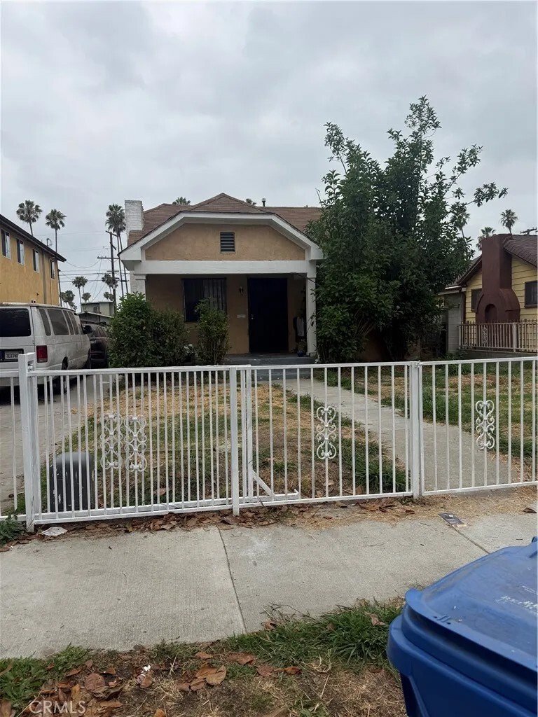 Los Angeles, California, United States 1 - 18356948