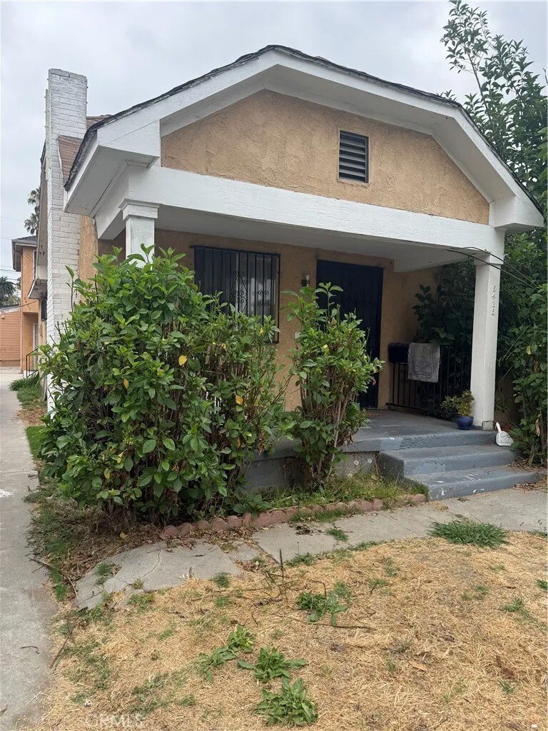 Los Angeles, California, United States 3 - 18356948