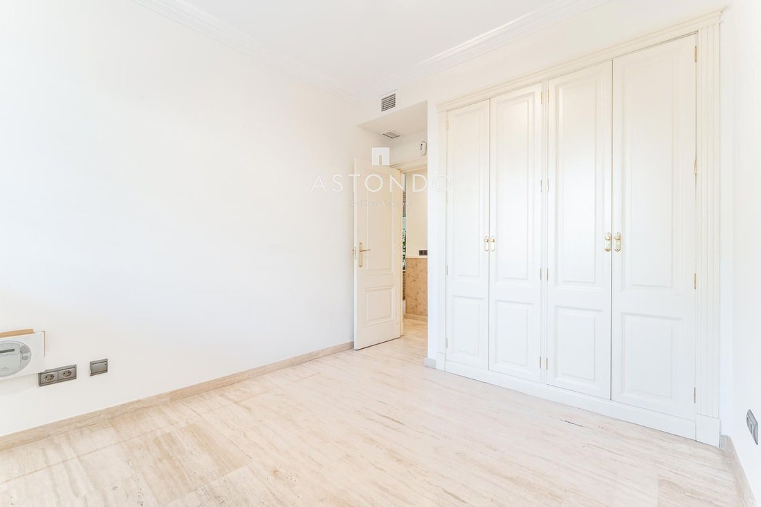 Chalet in Hortaleza, Madrid, Spain 4 - 18357411