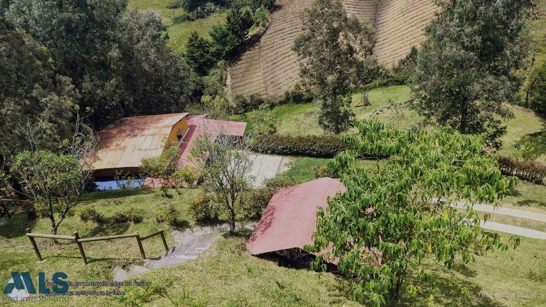 Finca in El Carmen, Carmen de Viboral, Colombia 2 - 18359356