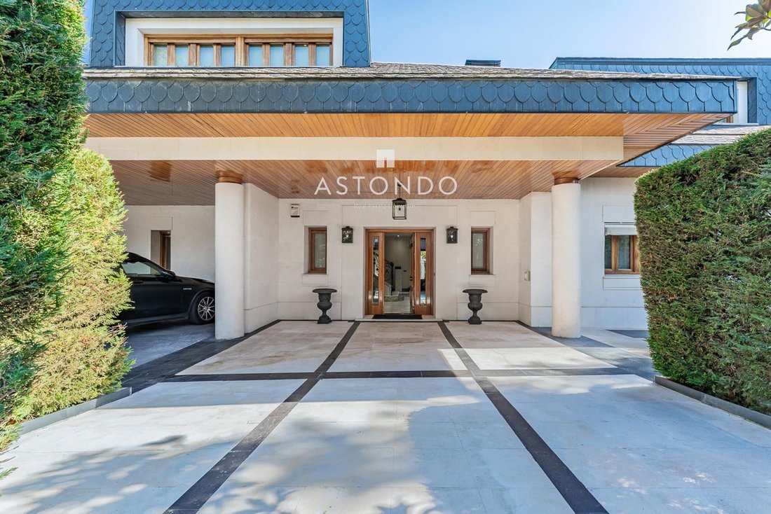 Chalet a Hortaleza, Madrid, Spagna 1 - 18358298