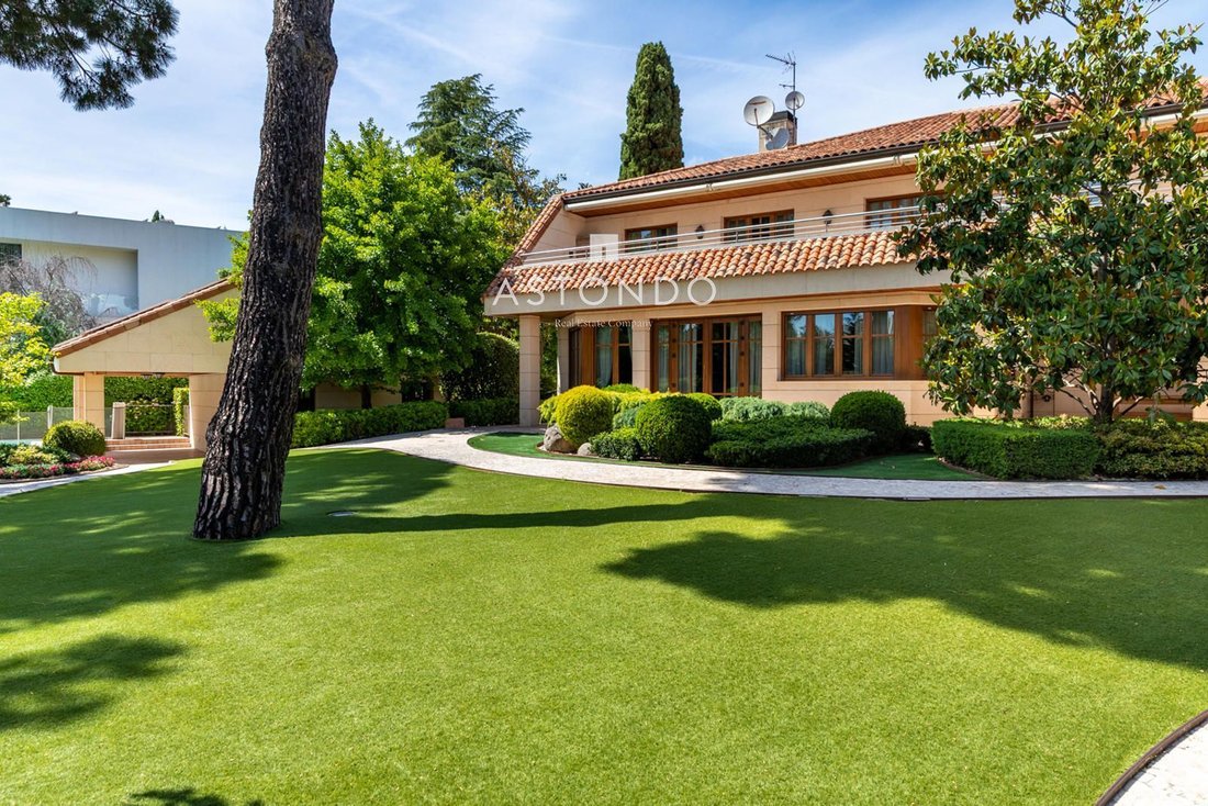 Chalet in Hortaleza, Madrid, Spain 1 - 18358232