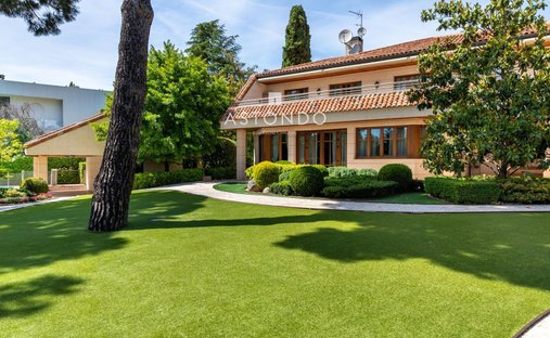 Chalet in Hortaleza, Madrid, Spain 1