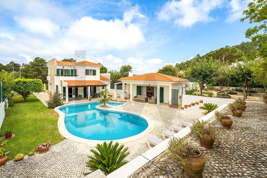 Townhouse in Sesimbra (Castelo), Setubal, Portugal 1 - 18359512