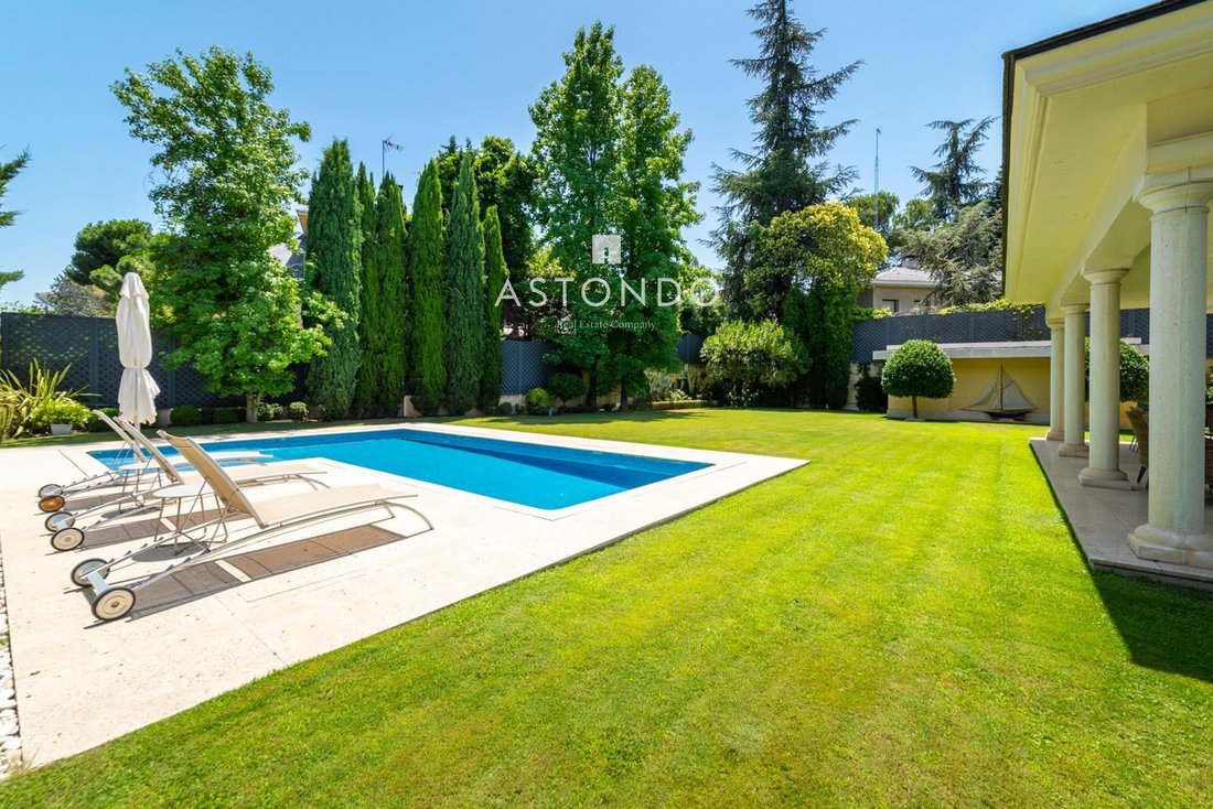 Chalet in Hortaleza, Madrid, Spain 2 - 18358001