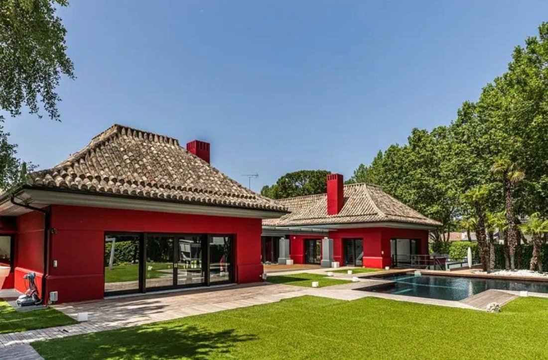 Villa in La Moraleja, Alcobendas, Comunidad de Madrid 2 - 18358203