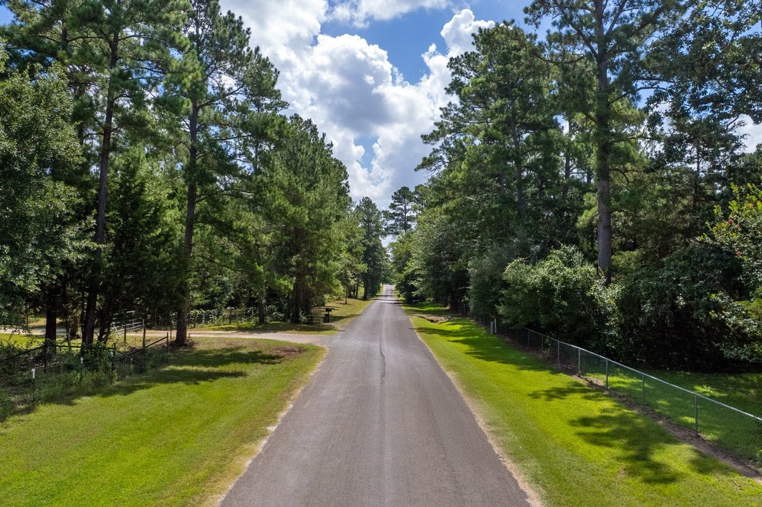 House in Plantersville, Texas, United States 2 - 18358042