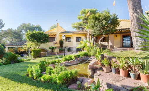Villa in Naquera / Naquera, Valencian Community, Spain 1