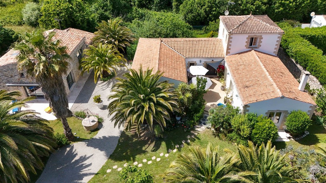 House in Le Chateau-d'Oleron, Nouvelle-Aquitaine, France 1 - 18359116