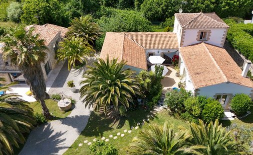 House in Le Chateau-d'Oleron, Nouvelle-Aquitaine, France 1