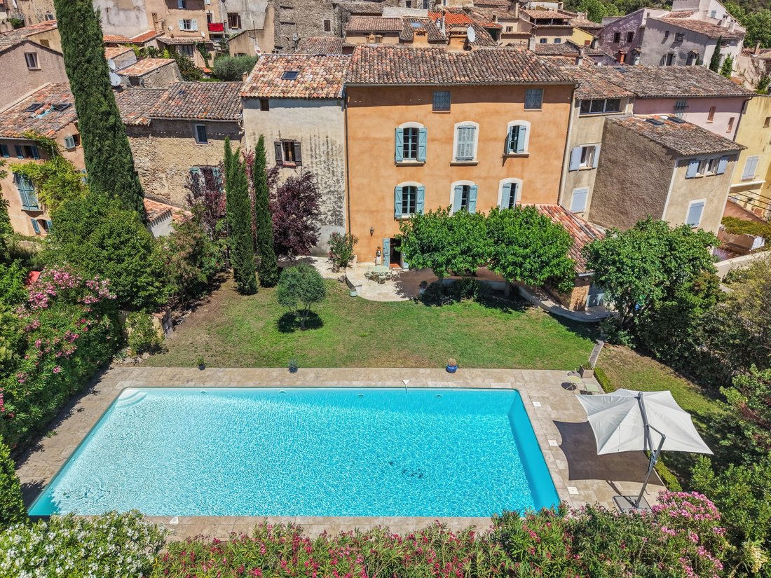 Residenza a Villecroze, Provenza-Alpi-Costa Azzurra, Francia 1 - 18359069