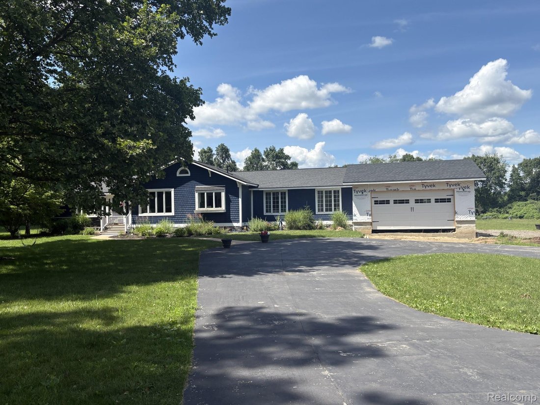 House in Township of Hamburg, Michigan, United States 1 - 16752114