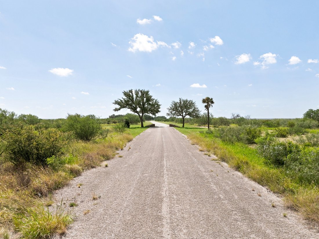 Farm Ranch in Eagle Pass, Texas, United States 4 - 18359622