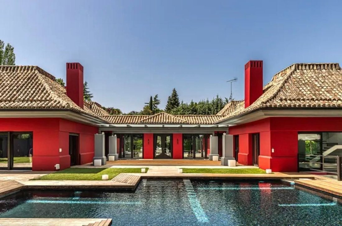 Villa in La Moraleja, Alcobendas, Comunidad de Madrid 1 - 18358203