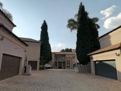 Townhouse in Duxberry, Benmore Gardens, Gauteng 5 - 18358128