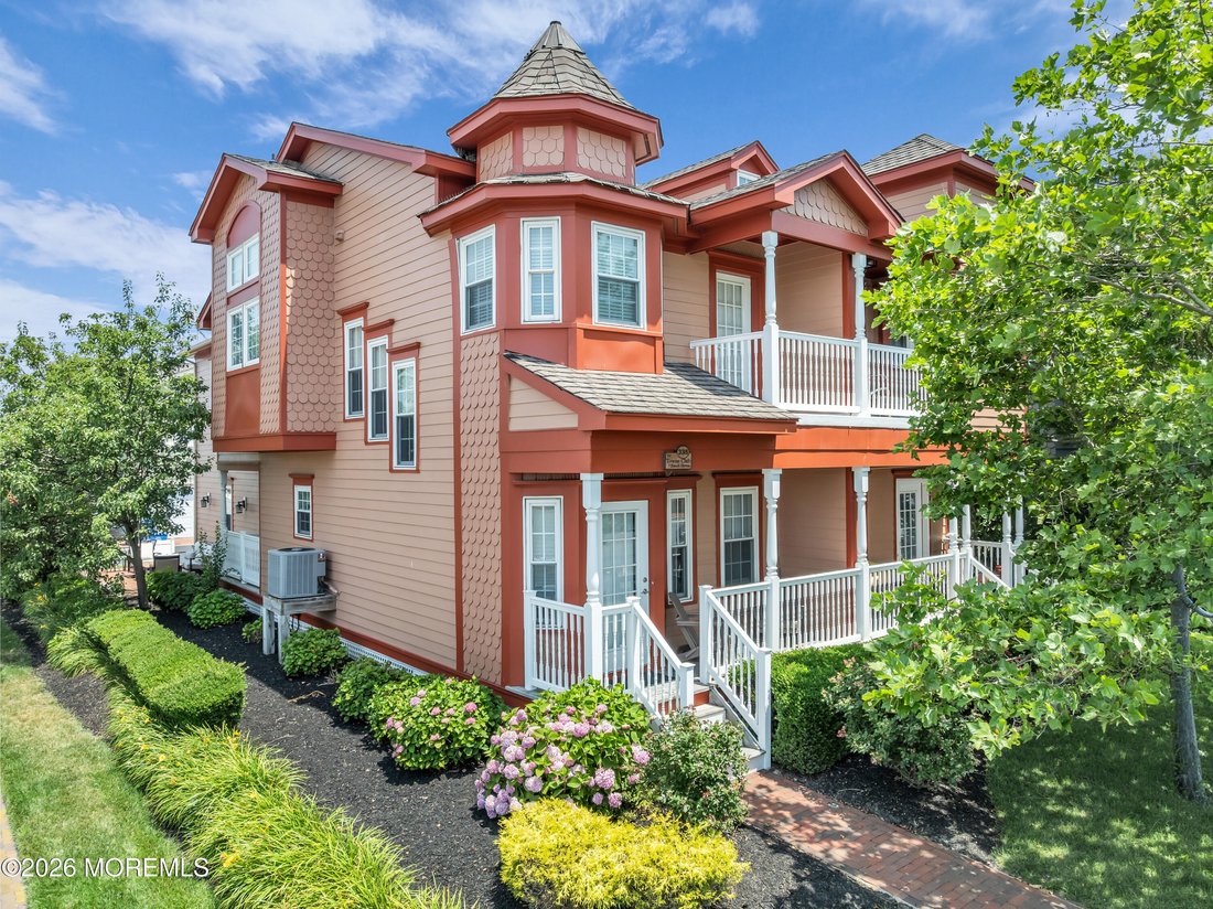 Condo in Ship Bottom, New Jersey, United States 1 - 18357975