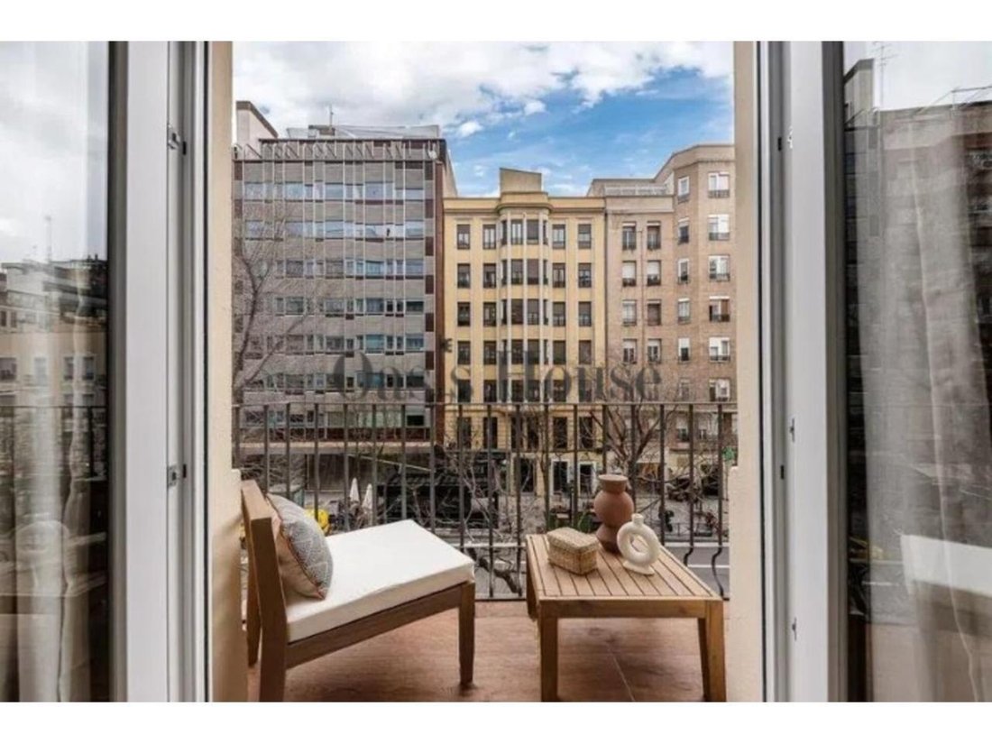 Apartment in Barrio Salamanca, Madrid, Spain 2 - 18359324