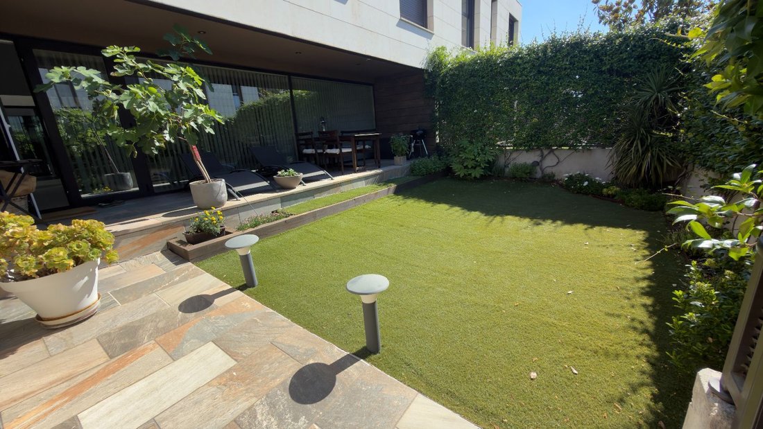 Townhouse in Boadilla del Monte, Comunidad de Madrid, Spain 2 - 18357207