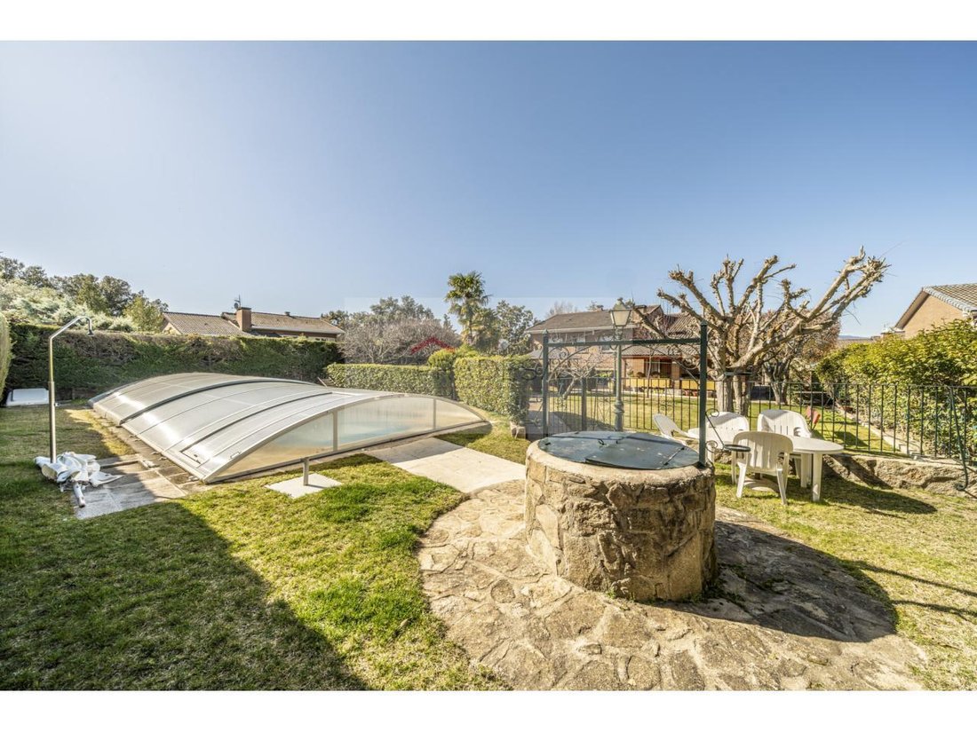 Chalet in Galapagar, Comunidad de Madrid, Spain 2 - 18357264