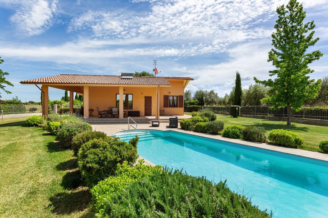 Villa in Pitigliano, Tuscany, Italy 2 - 18358775