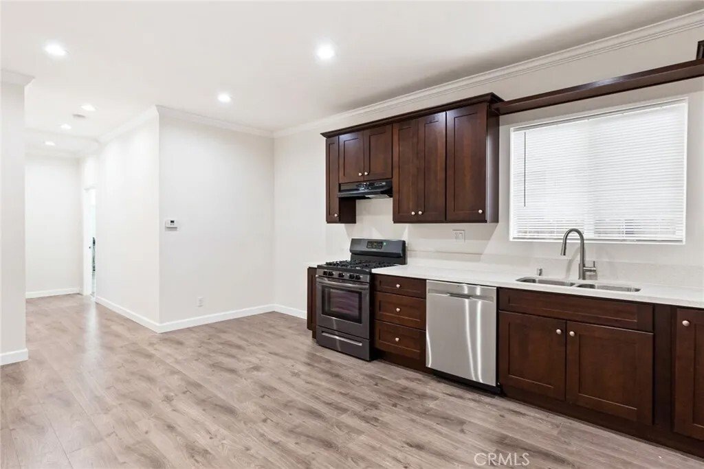 Los Angeles, California, United States 4 - 18356950