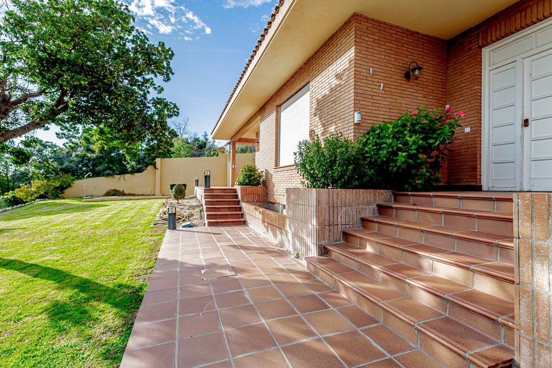 Chalet in Las Rozas de Madrid, Comunidad de Madrid, Spain 2 - 18358126