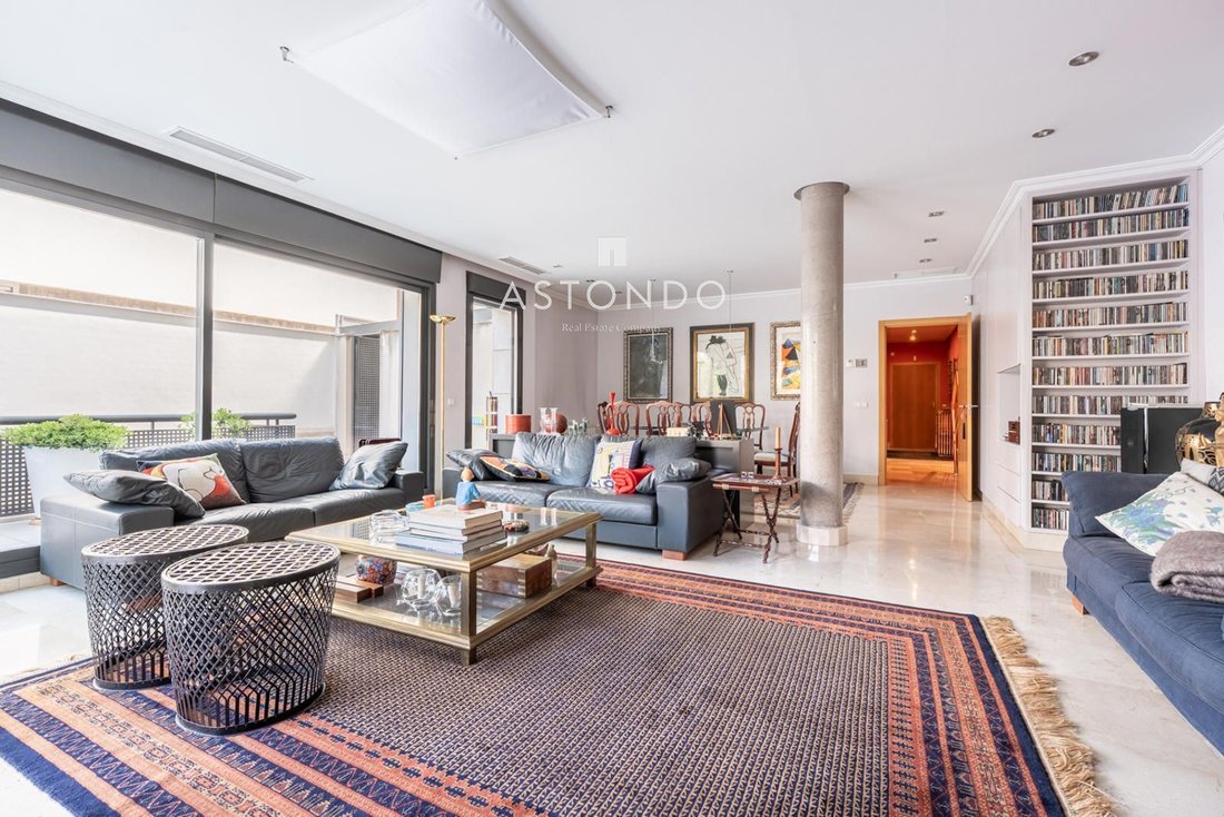 Chalet in Ciudad Lineal, Madrid, Spain 3 - 18357594