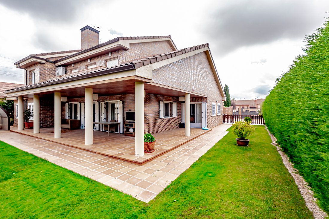 Chalet in Grinon, Comunidad de Madrid, Spain 3 - 18358626